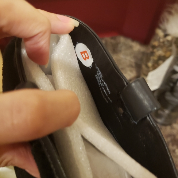 UGG Ava Exposed Shearling Boots - Picture 8 of 8